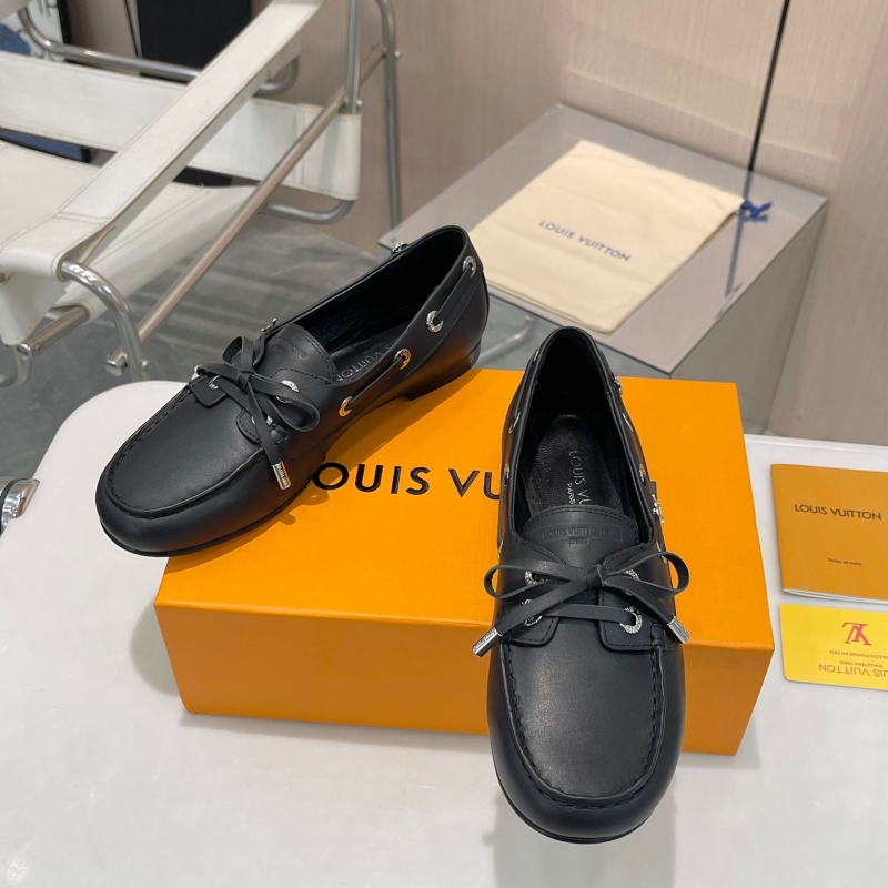 l0vis Vvtt0n loafers